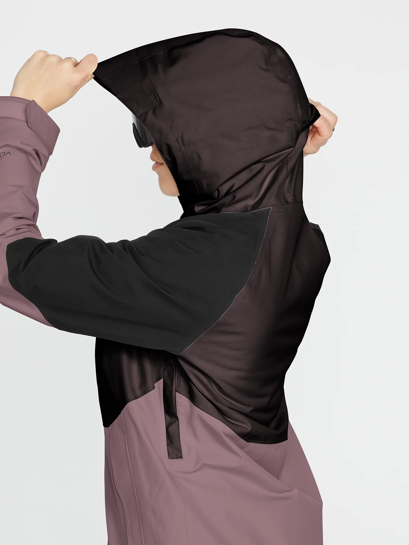 Aris Insulated Gore-Tex Jacket - Black Plum - Image 5