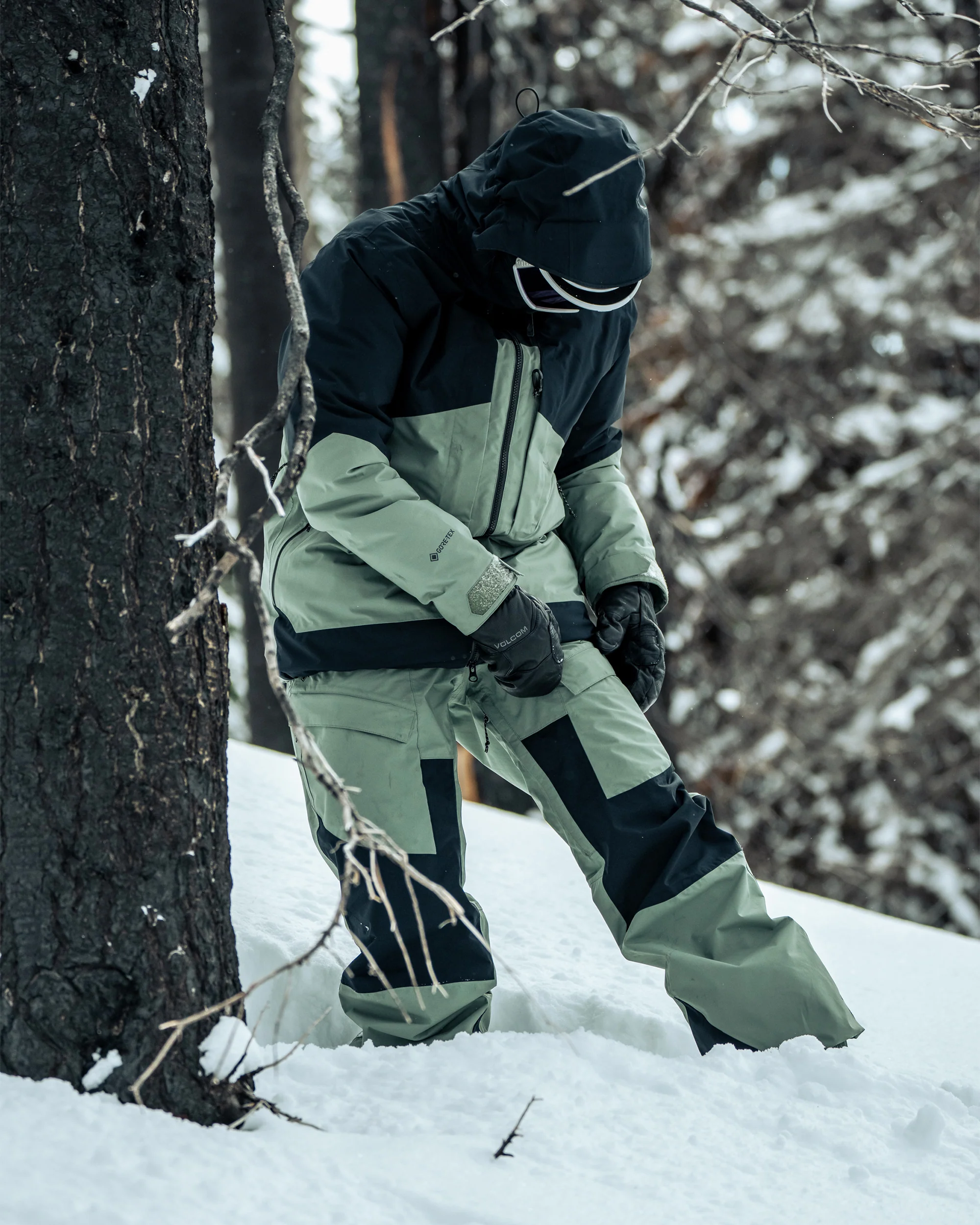 At Stretch Gore-Tex Jacket - Lichen Green - Image 12