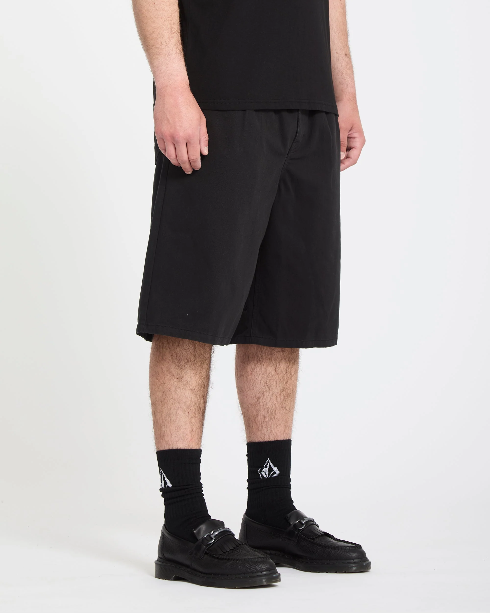 Chillow Pleat 24" Elasticated Waist Chino Short - Black - Image 3