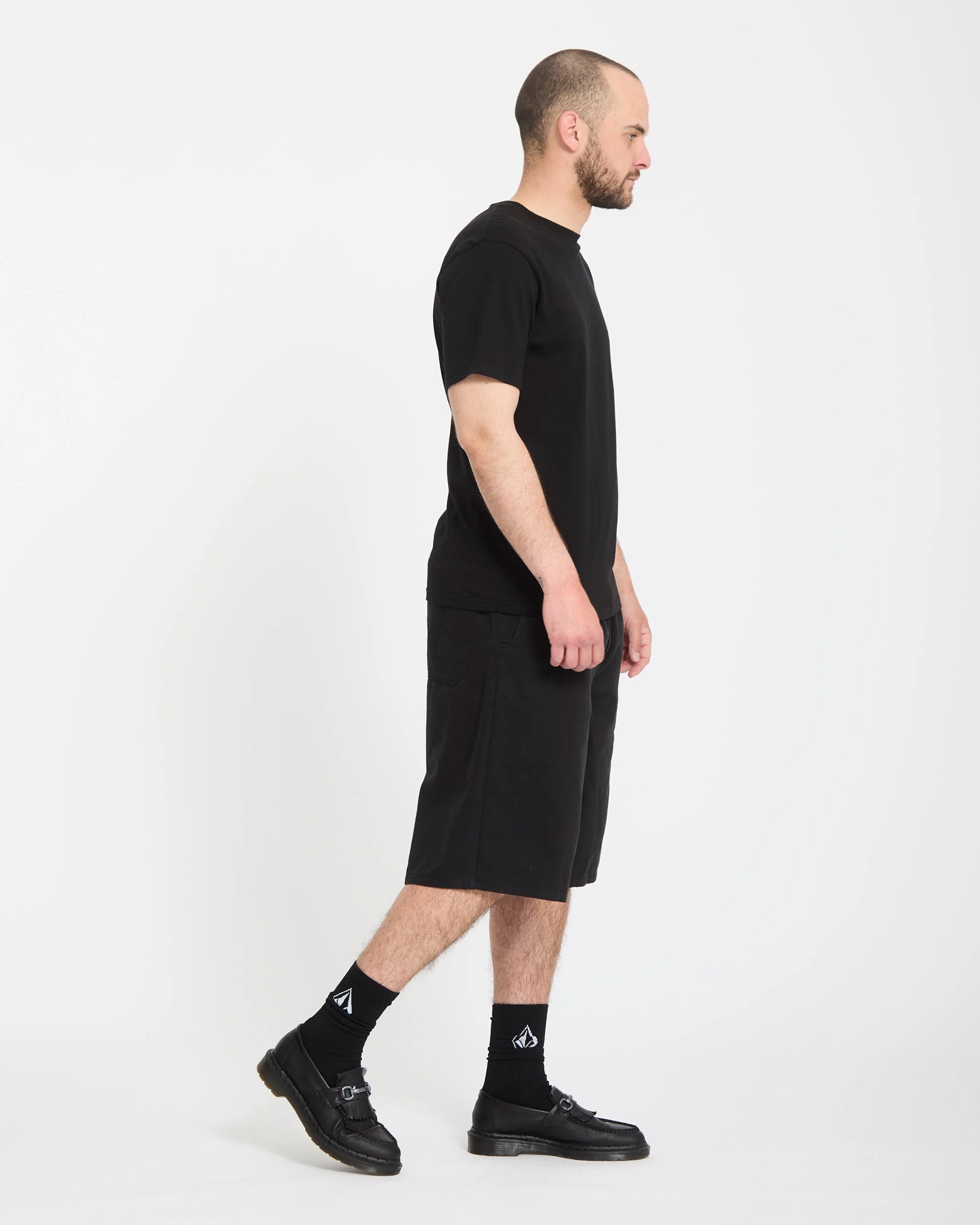Chillow Pleat 24" Elasticated Waist Chino Short - Black - Image 5