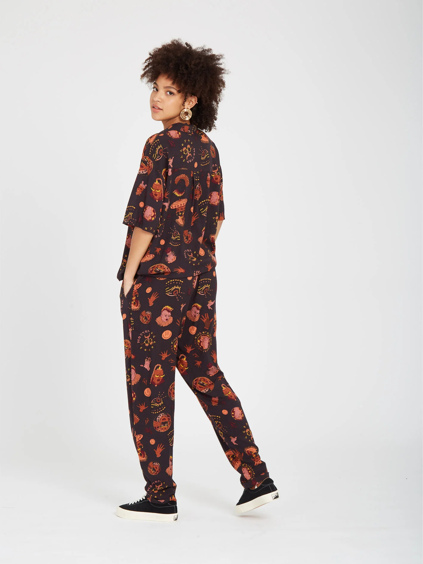 Connected Minds Surf Trousers - BLACK - Image 5