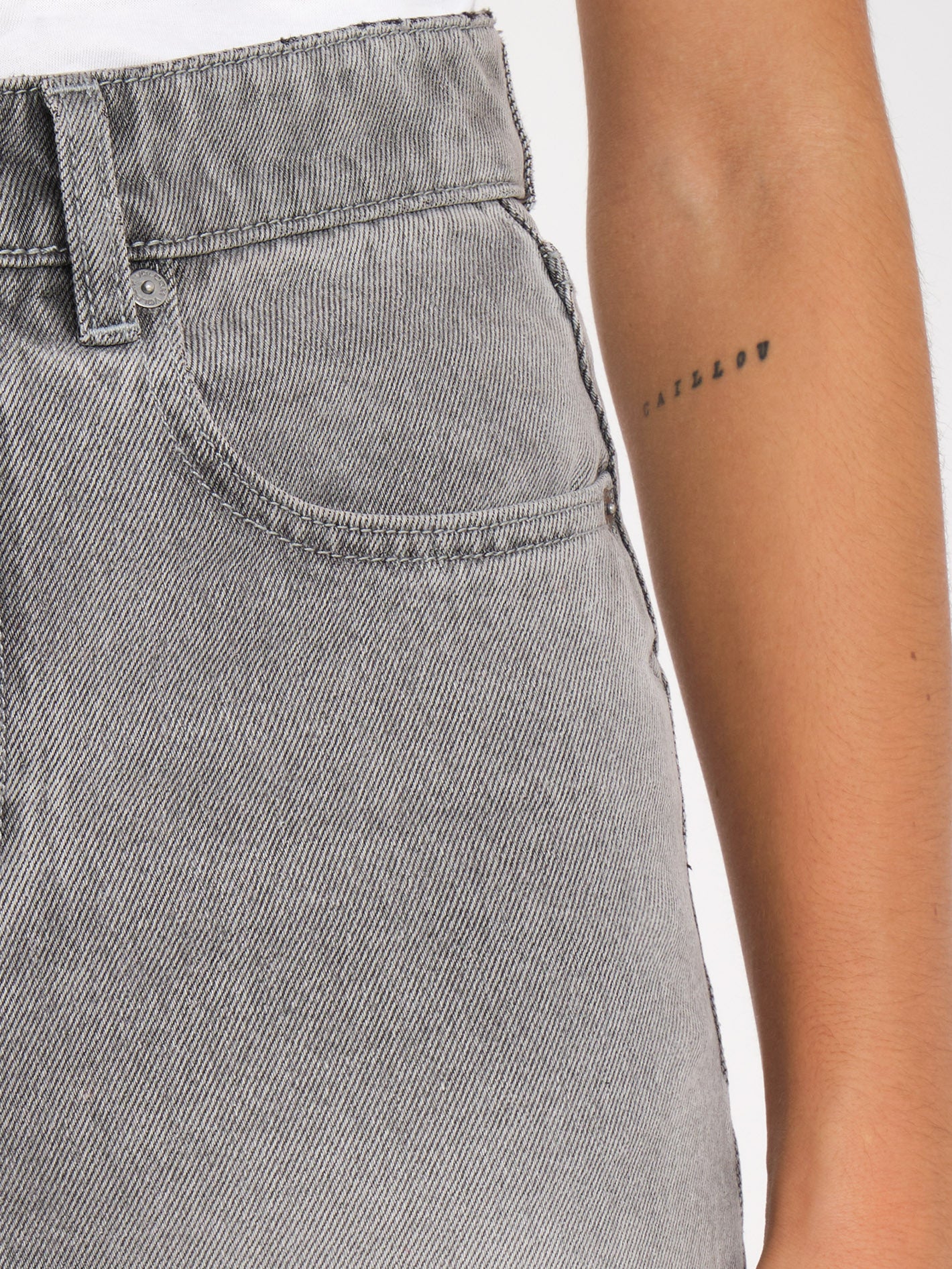 Daddio Jeans - LIGHT GREY - Image 4