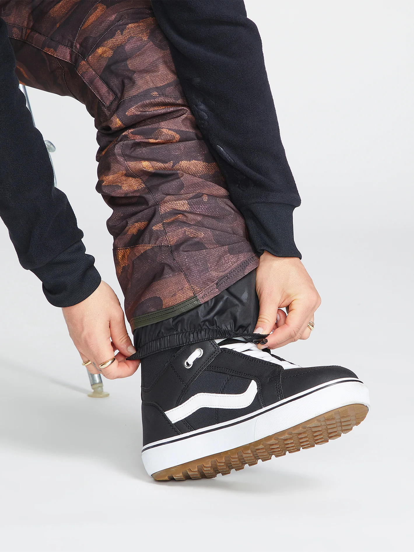 Elm Stretch Gore-Tex Bib Overall - Dusk Camo - Image 8
