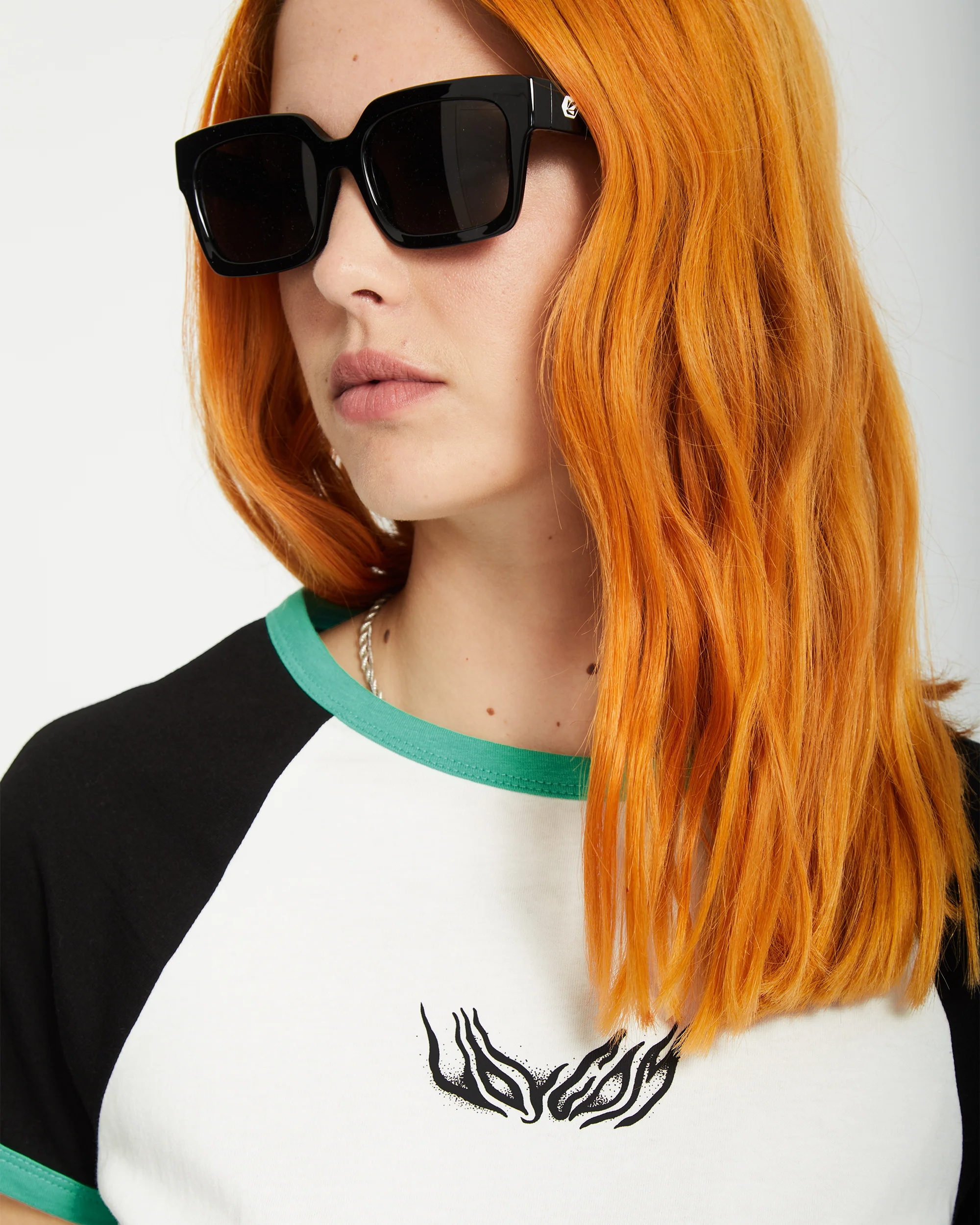Alix 2 T-shirt - BLACK WHITE - Image 5