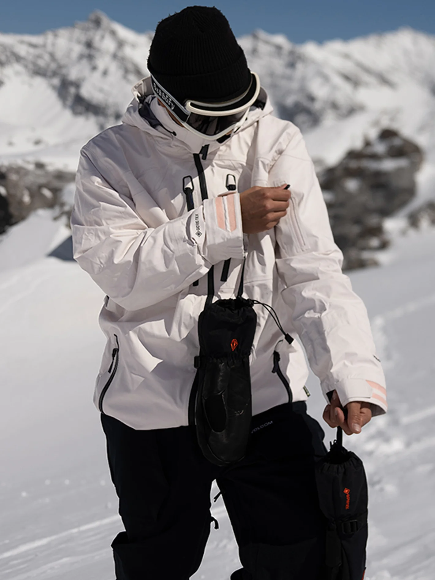 Guch Stretch Gore-Tex Jacket - Party Pink - Image 19