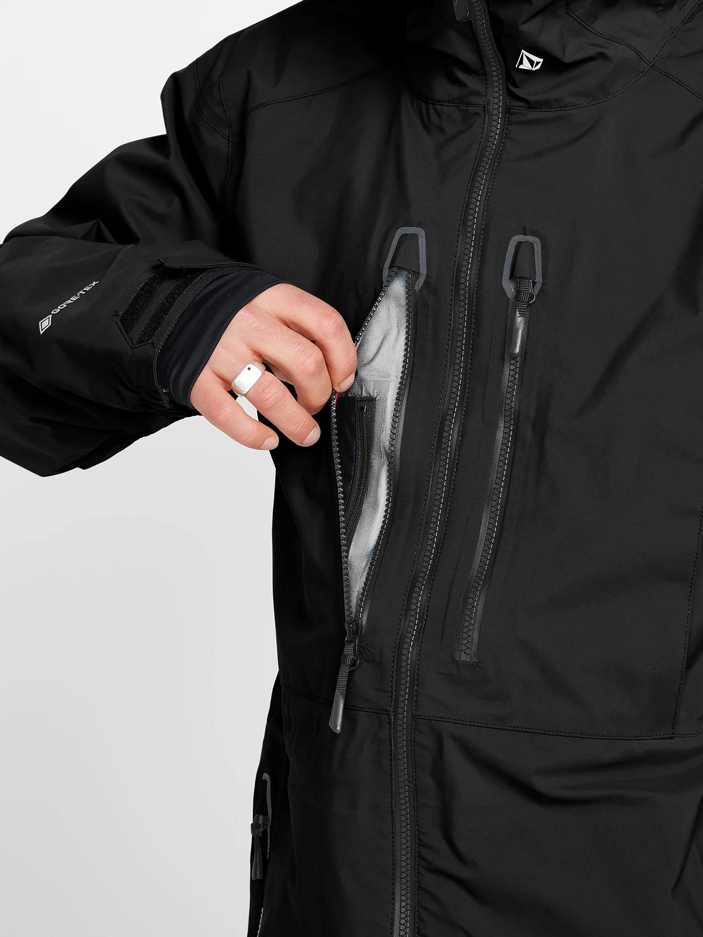 Guide Gore-Tex Jacket - Black - Image 12
