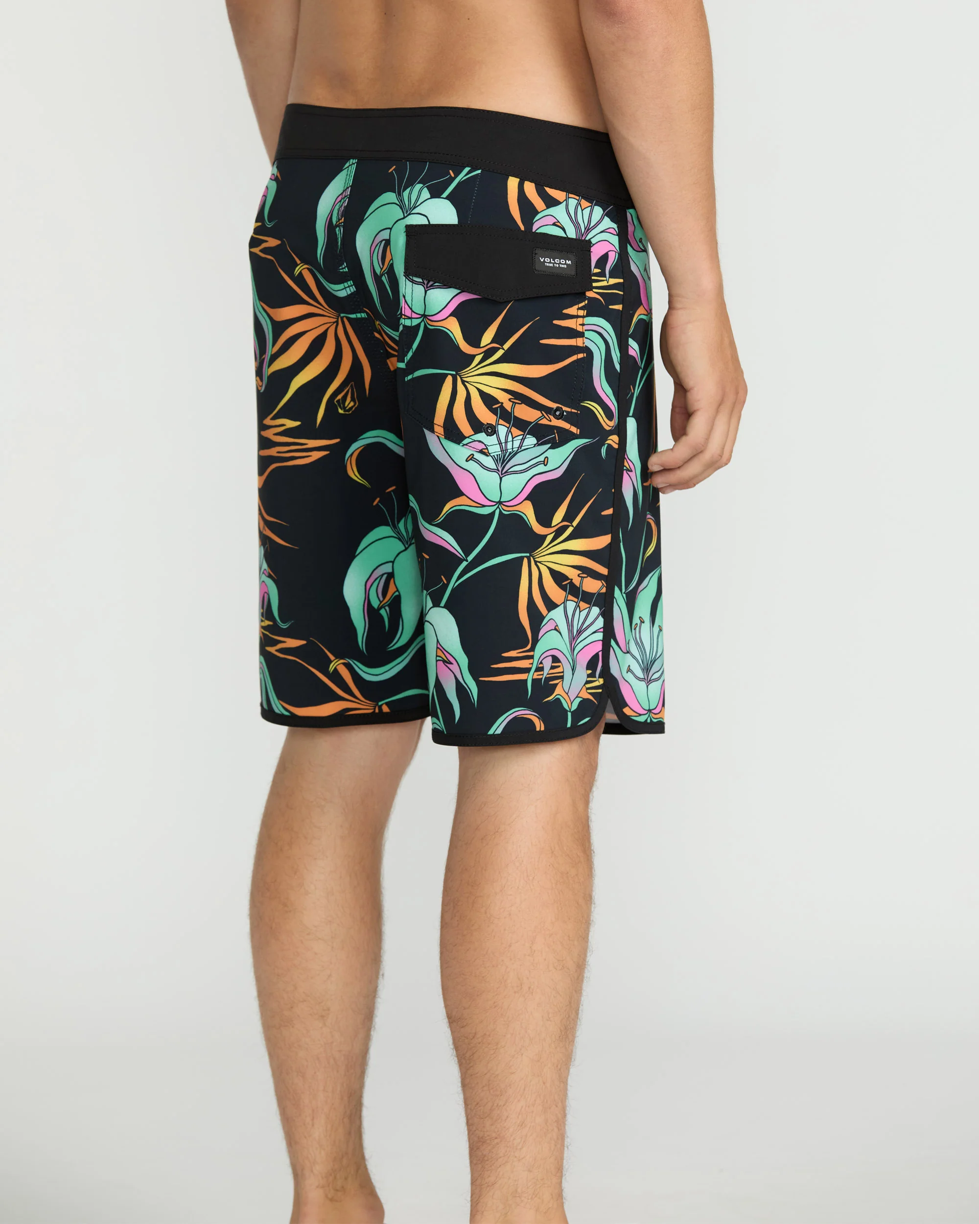Infuse Scallop Mod 19" Boardshort - Black Green - Image 2