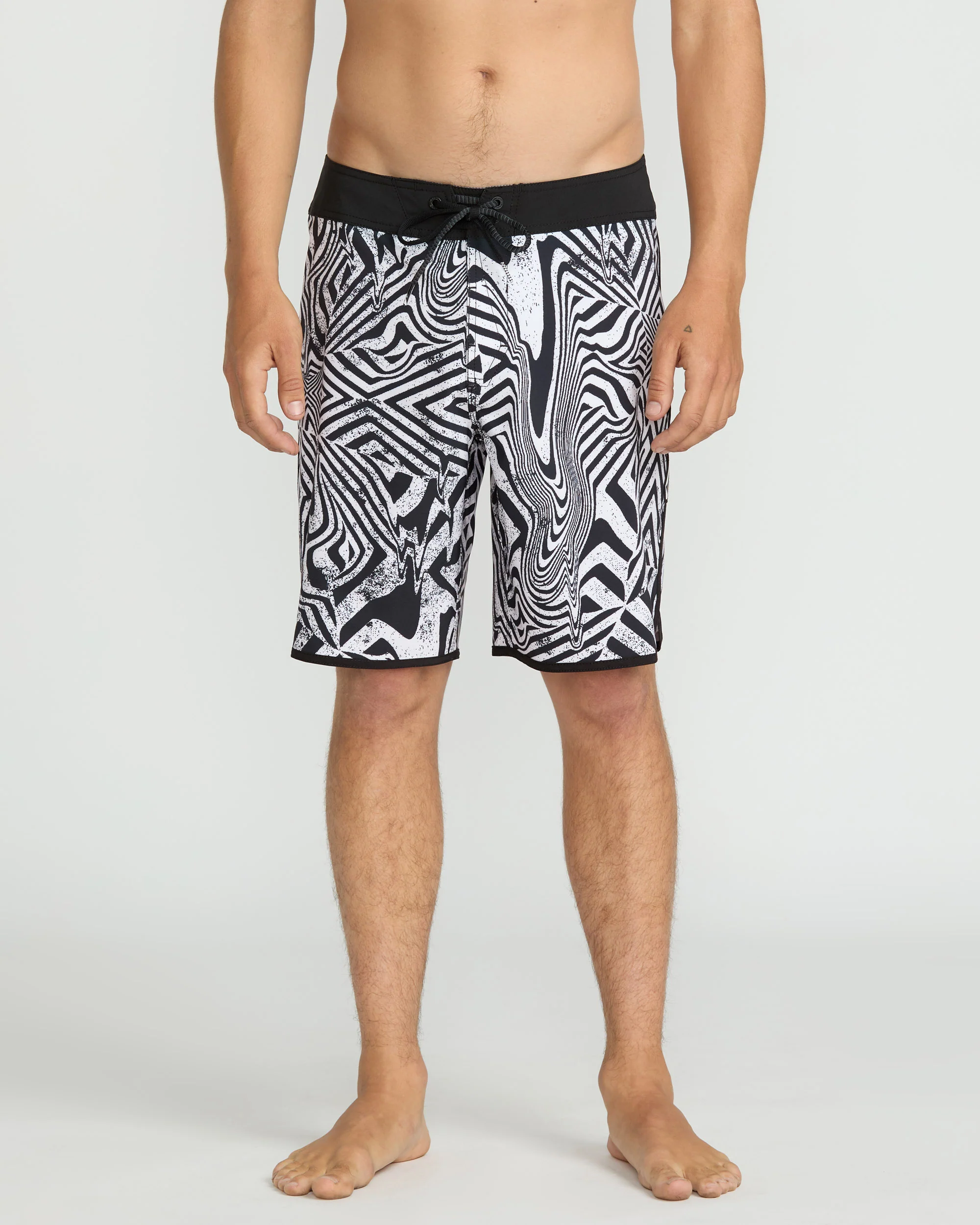 Infuse Scallop Mod 19" Boardshort - White Black