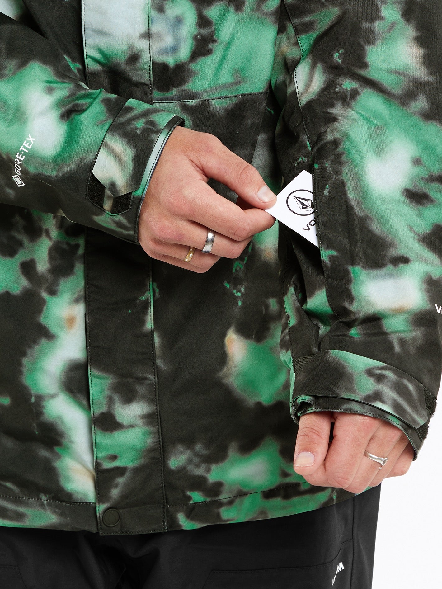 L Gore-Tex Jacket - SPRITZ BLACK - Image 8