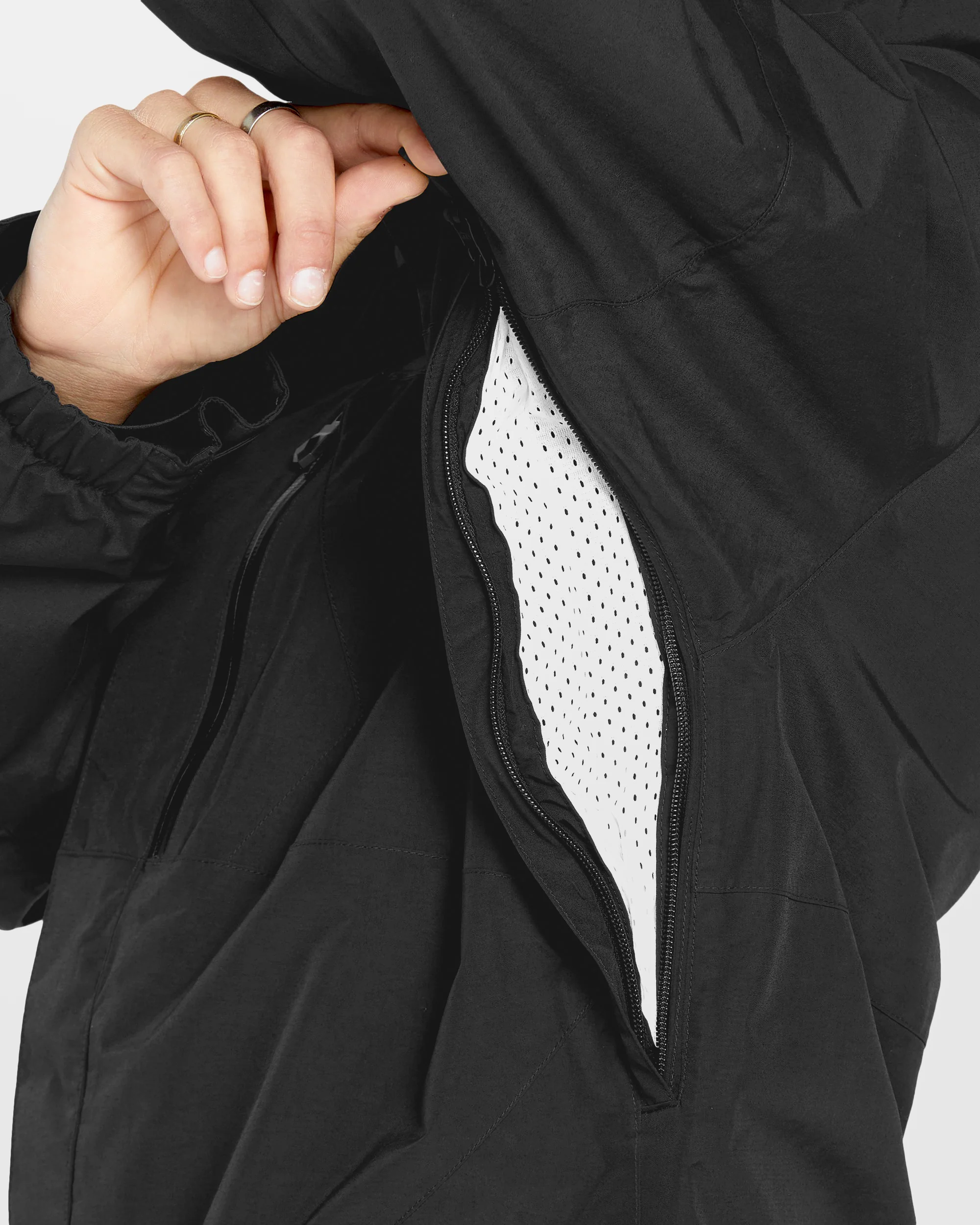 L Gore-Tex Jacket - Black - Image 7