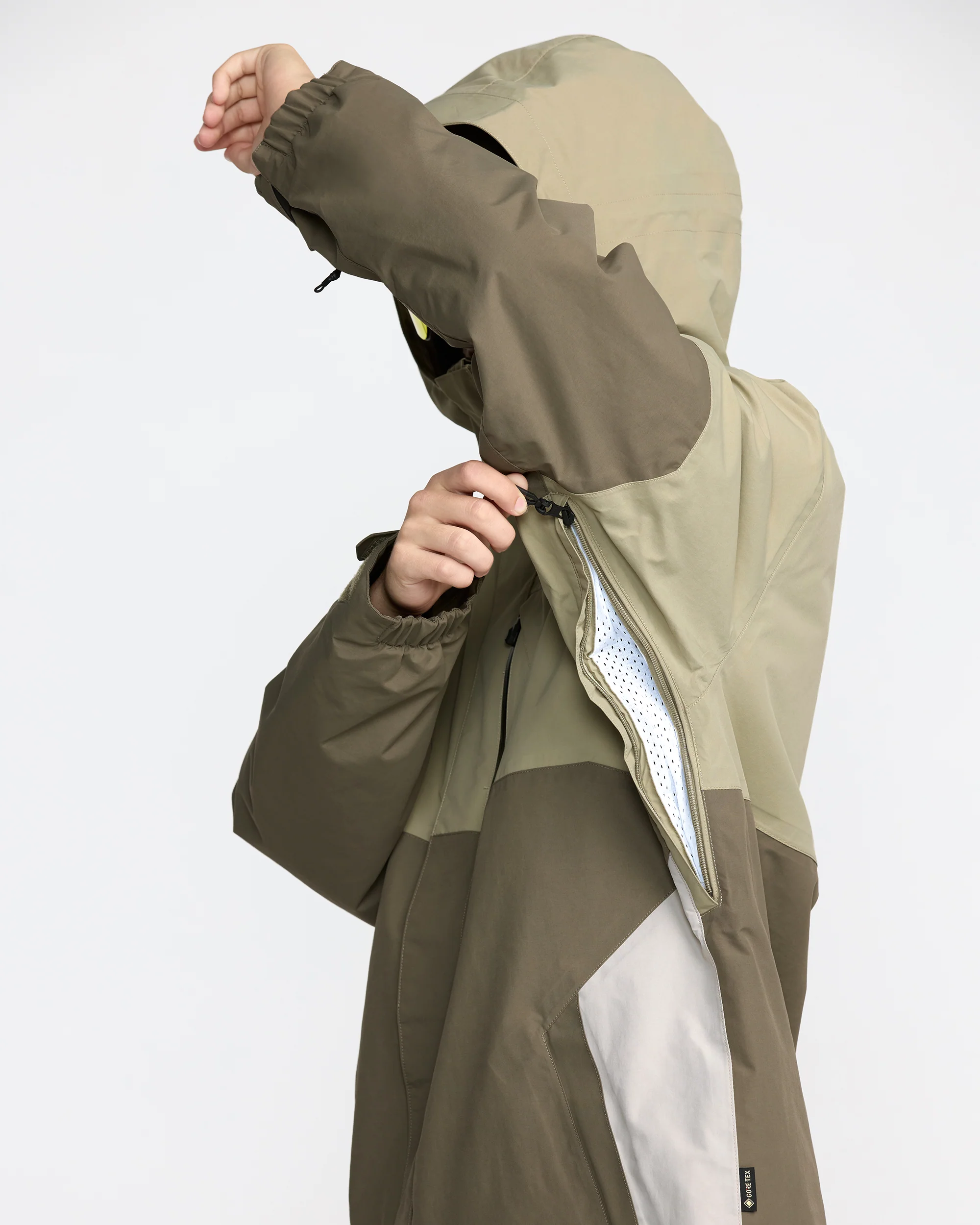 L Gore-Tex Jacket - Moss Green - Image 6