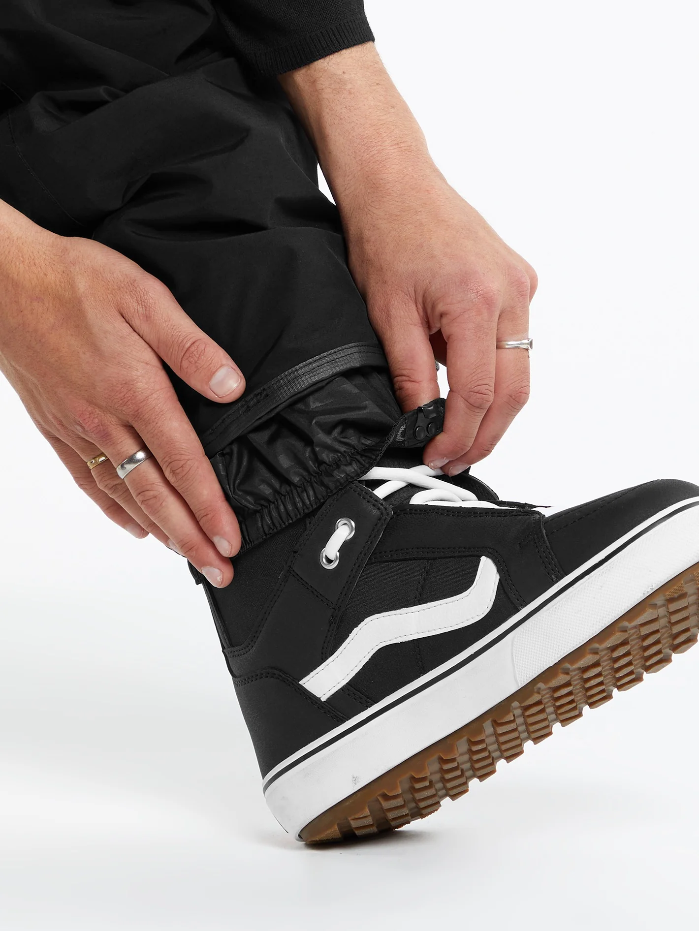 L Gore-Tex Trousers - BLACK - Image 4