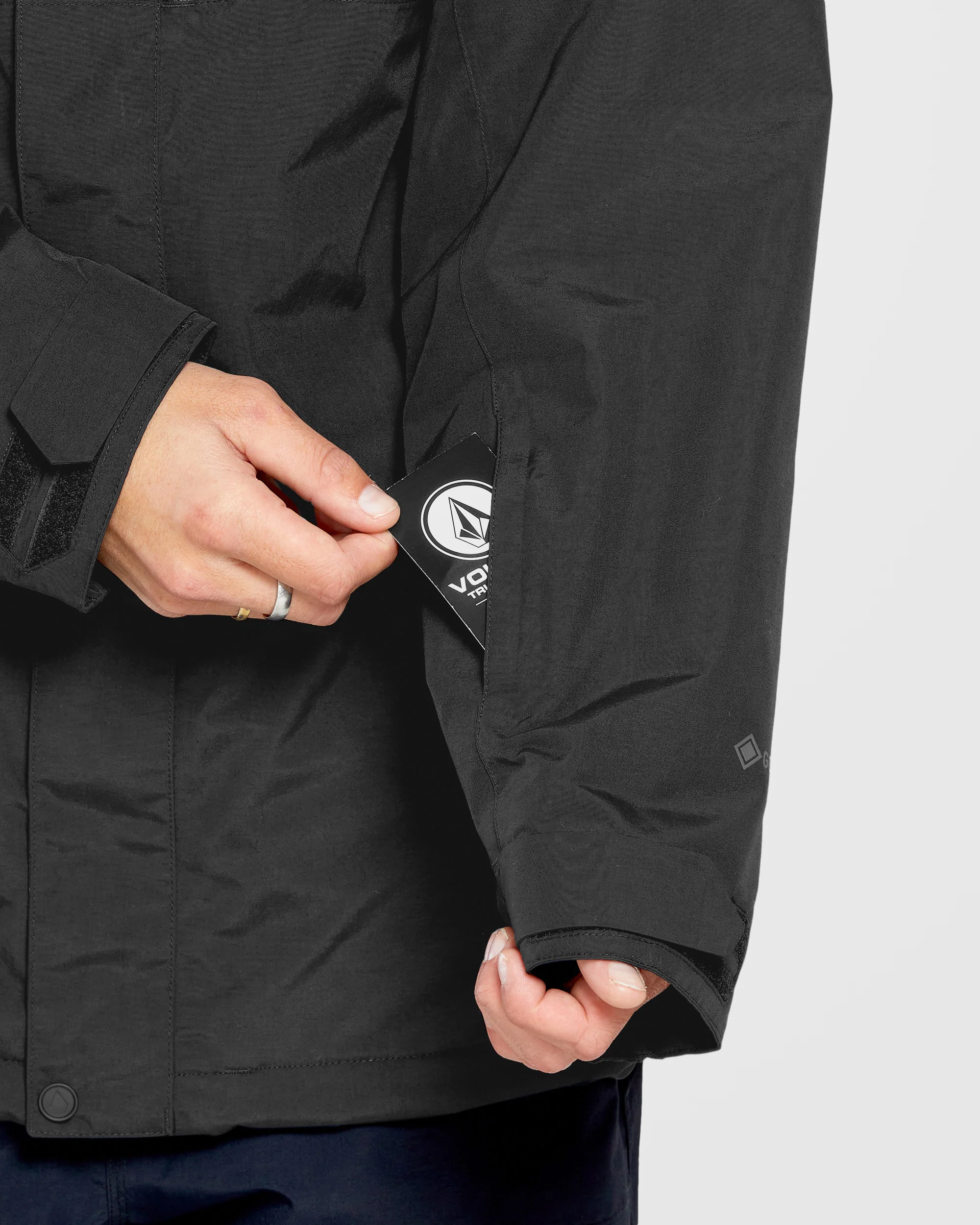 L Insulated Gore-Tex Jacket - Black - Image 7