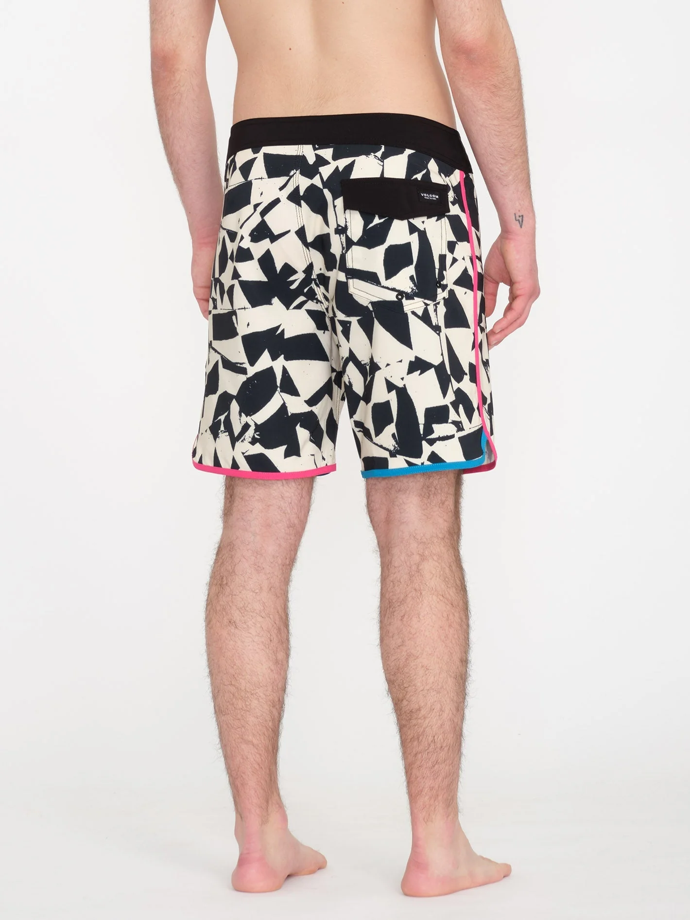 Lido Print Scallop Mod 19" Boardshort - BLACK WHITE - Image 2