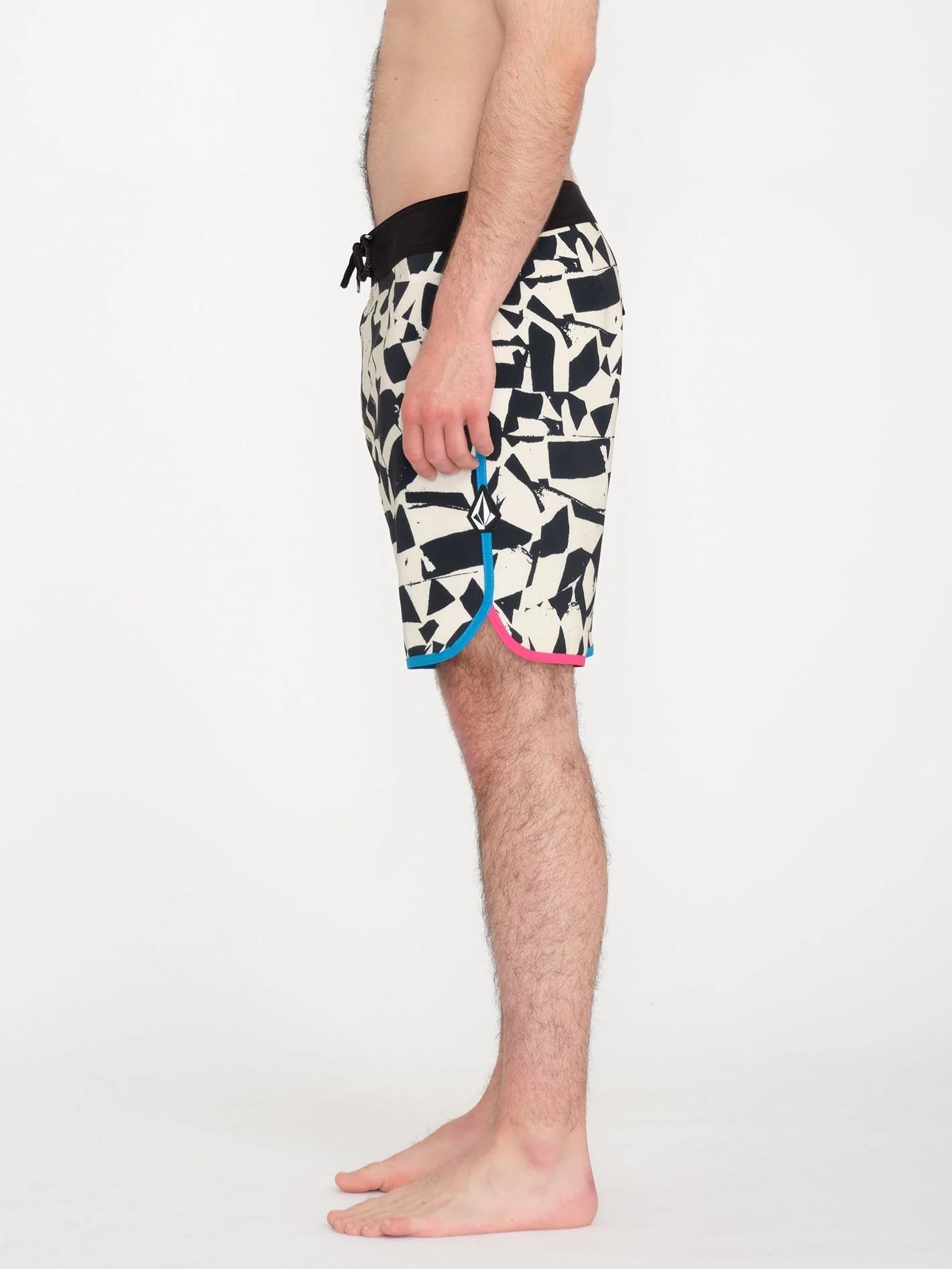 Lido Print Scallop Mod 19" Boardshort - BLACK WHITE - Image 4