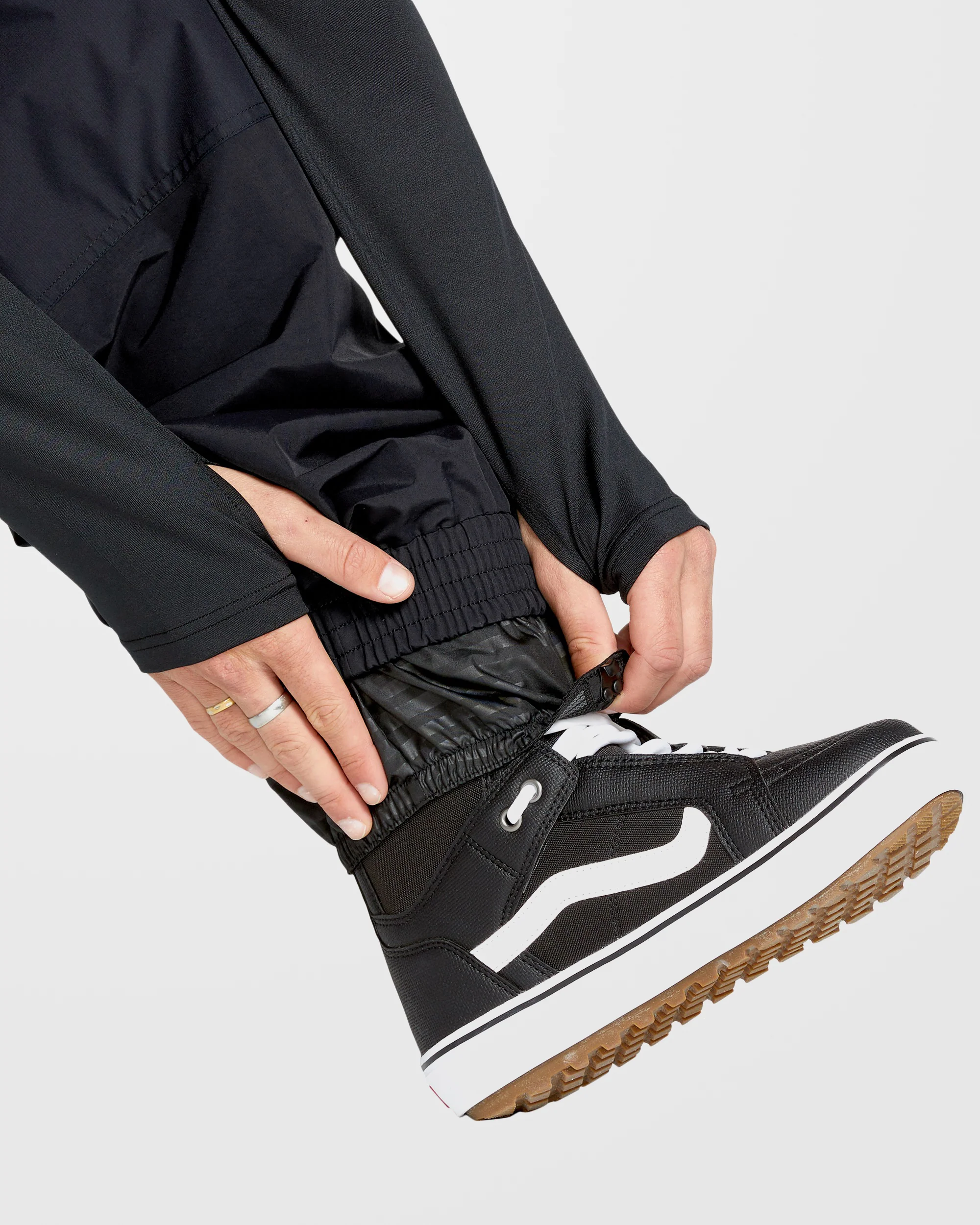 Longo Gore-Tex Trousers - Black - Image 11
