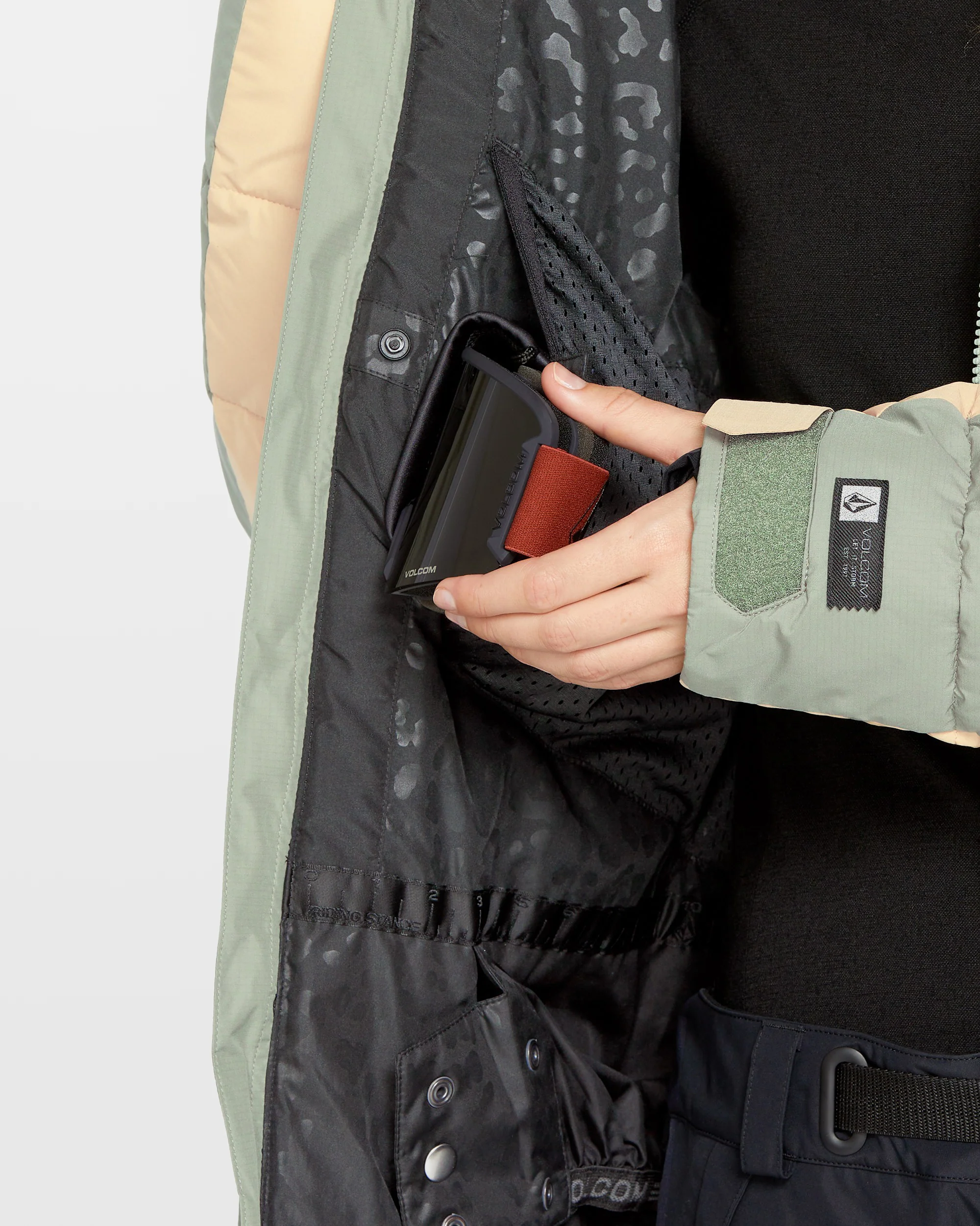 Puffleup Jacket - Lichen Green - Image 9