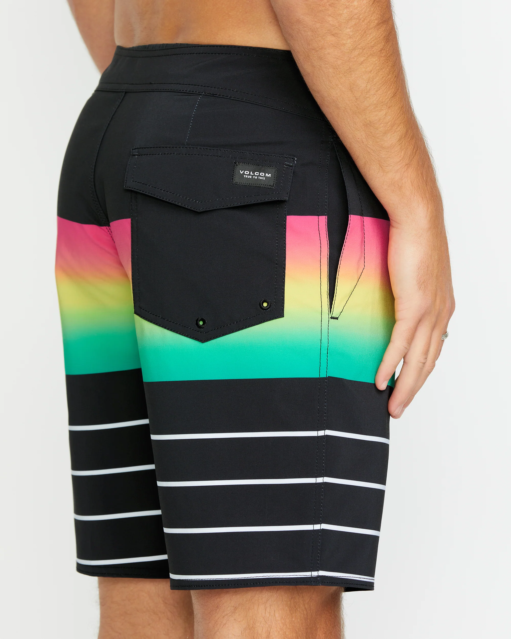 Quarta Fade Mod 19" Boardshort - NEW BLACK - Image 4