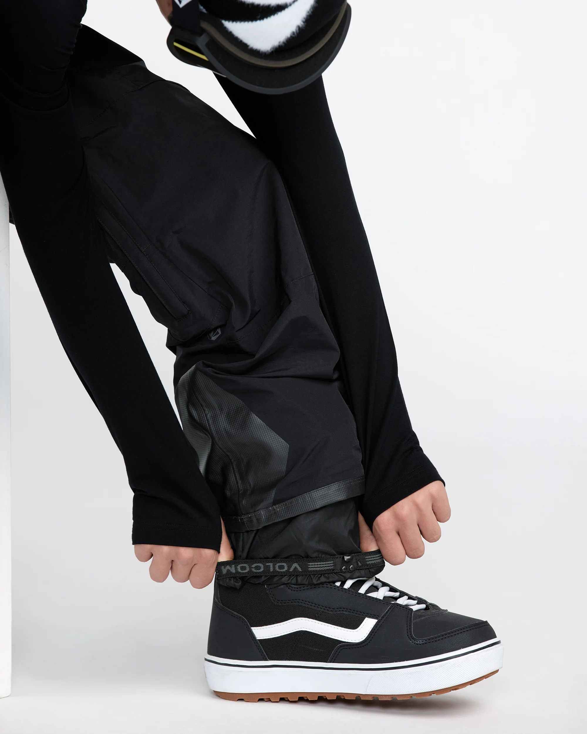 Rain Gore-Tex Bib Overall - Black - Image 9