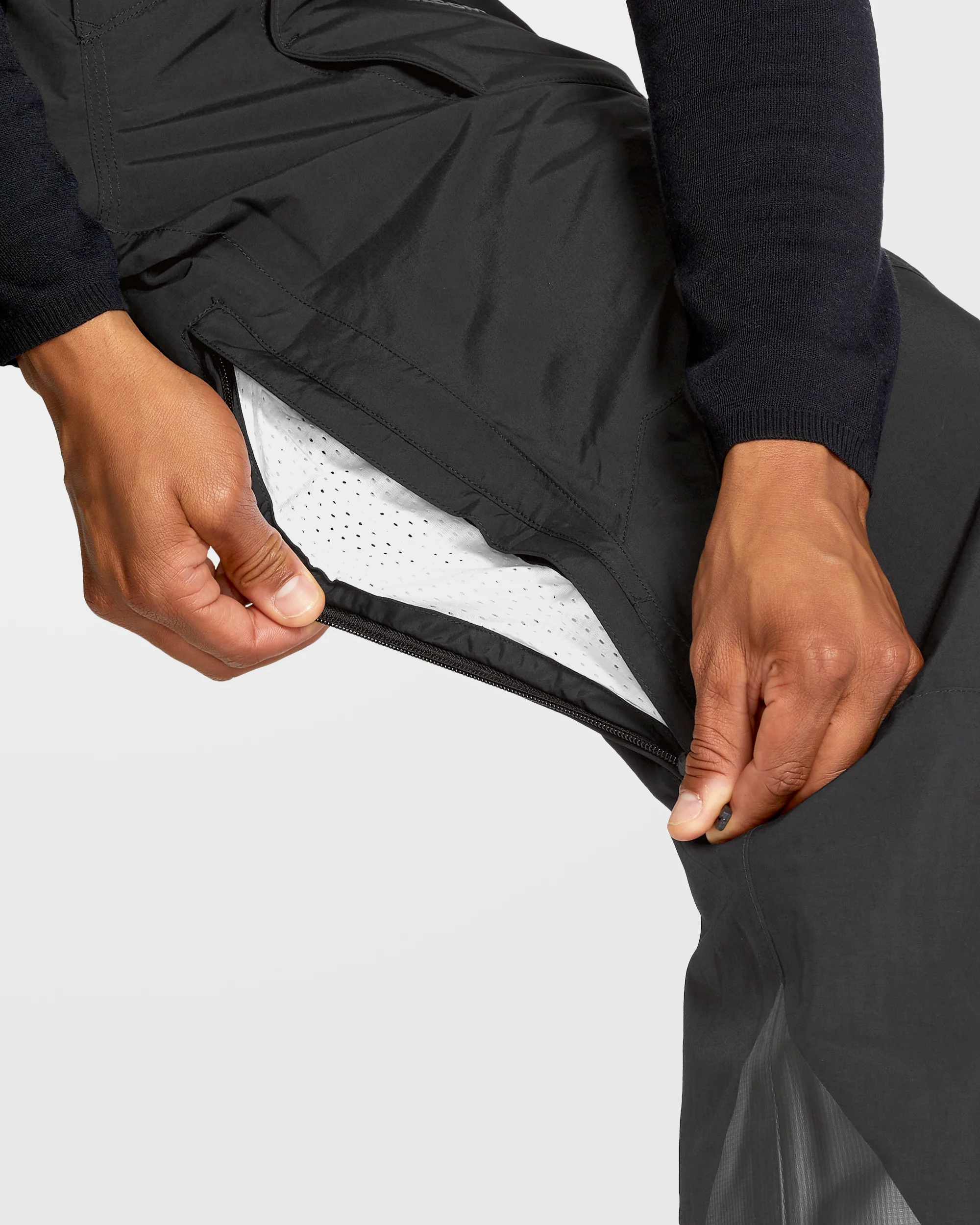 Rain Gore-Tex Bib Overall - Black - Image 11