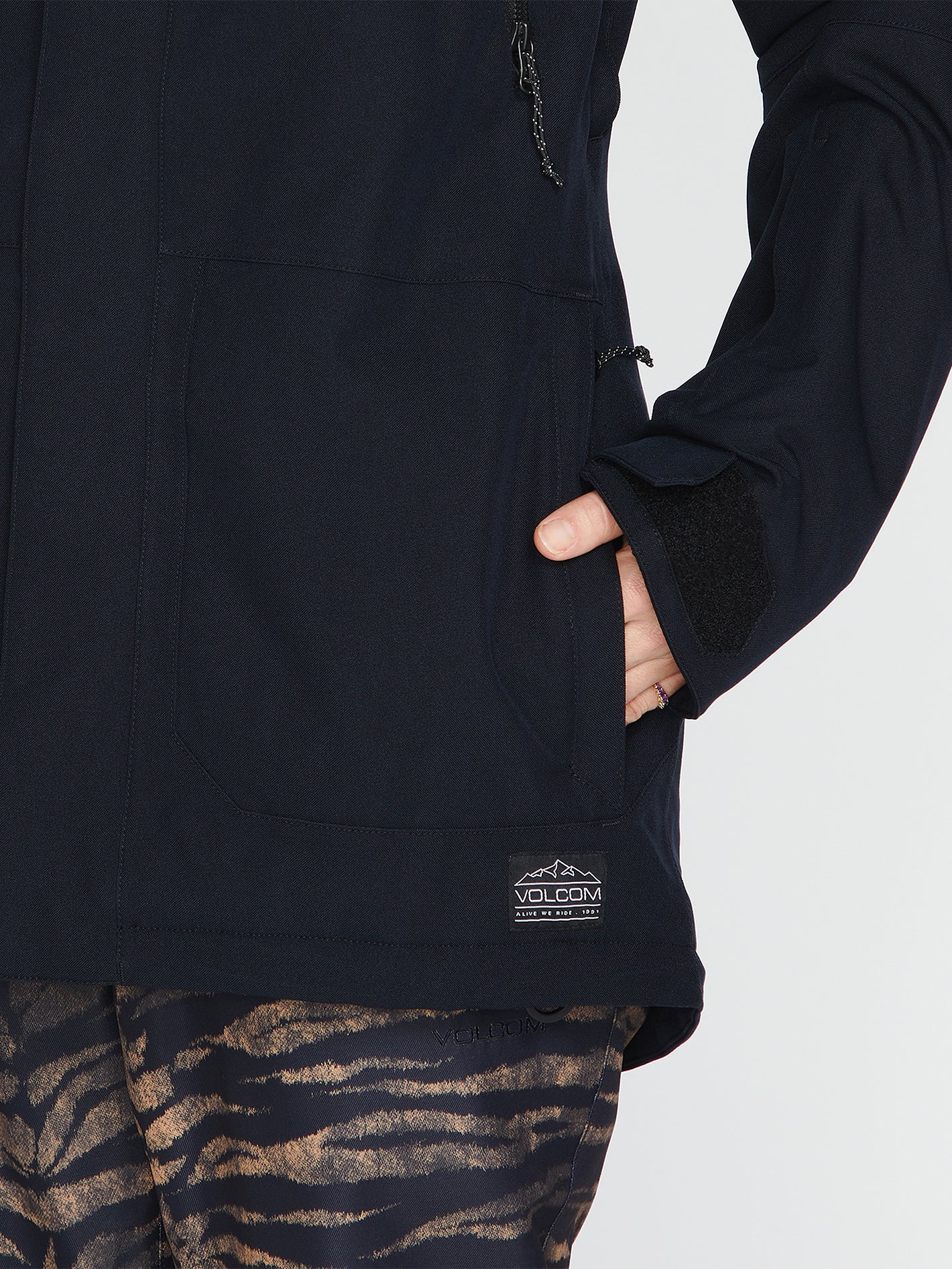Shadow Insulated Jacket - Black - Image 10