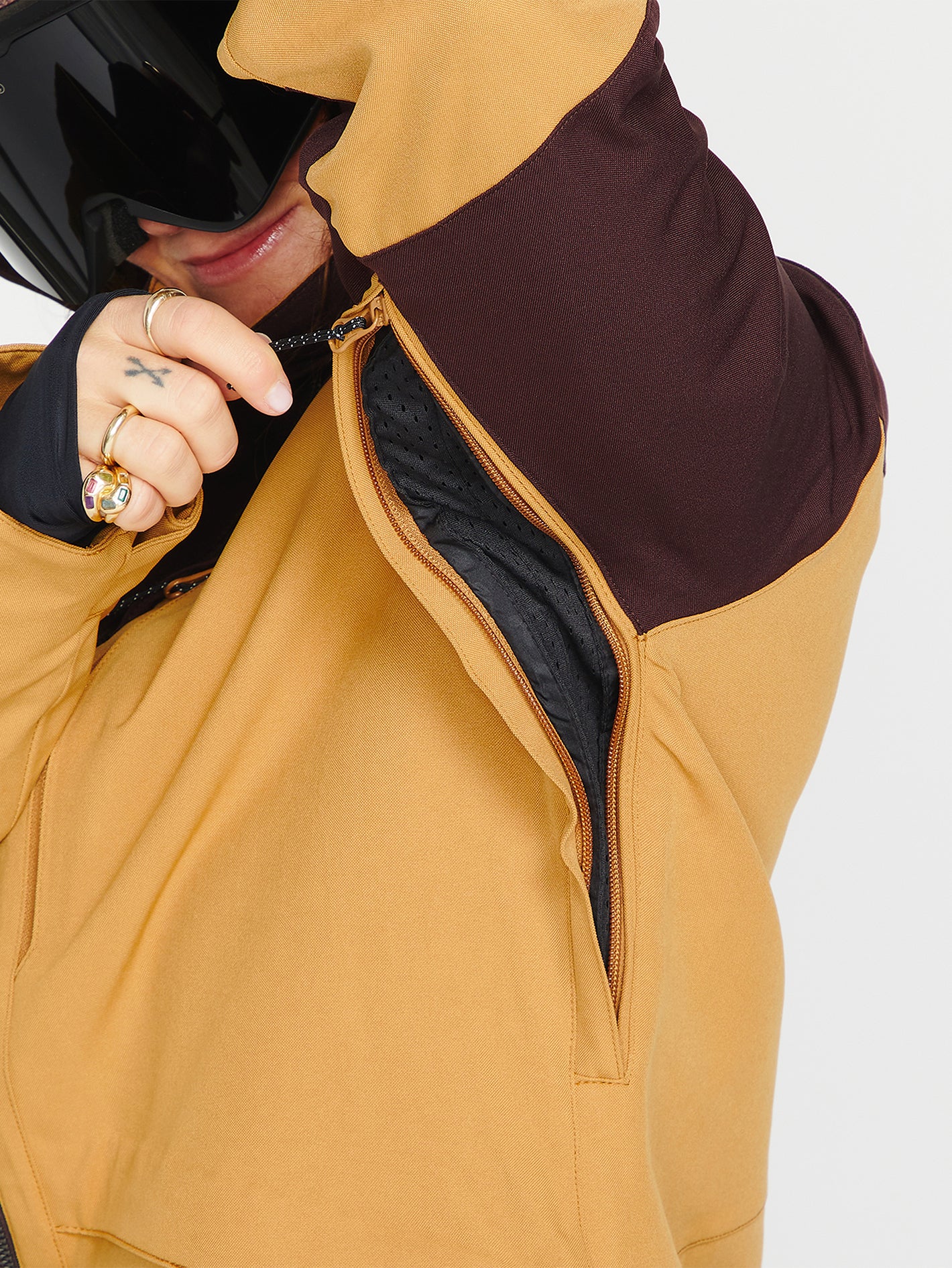 Shelter 3D Stretch Jacket - Caramel - Image 10