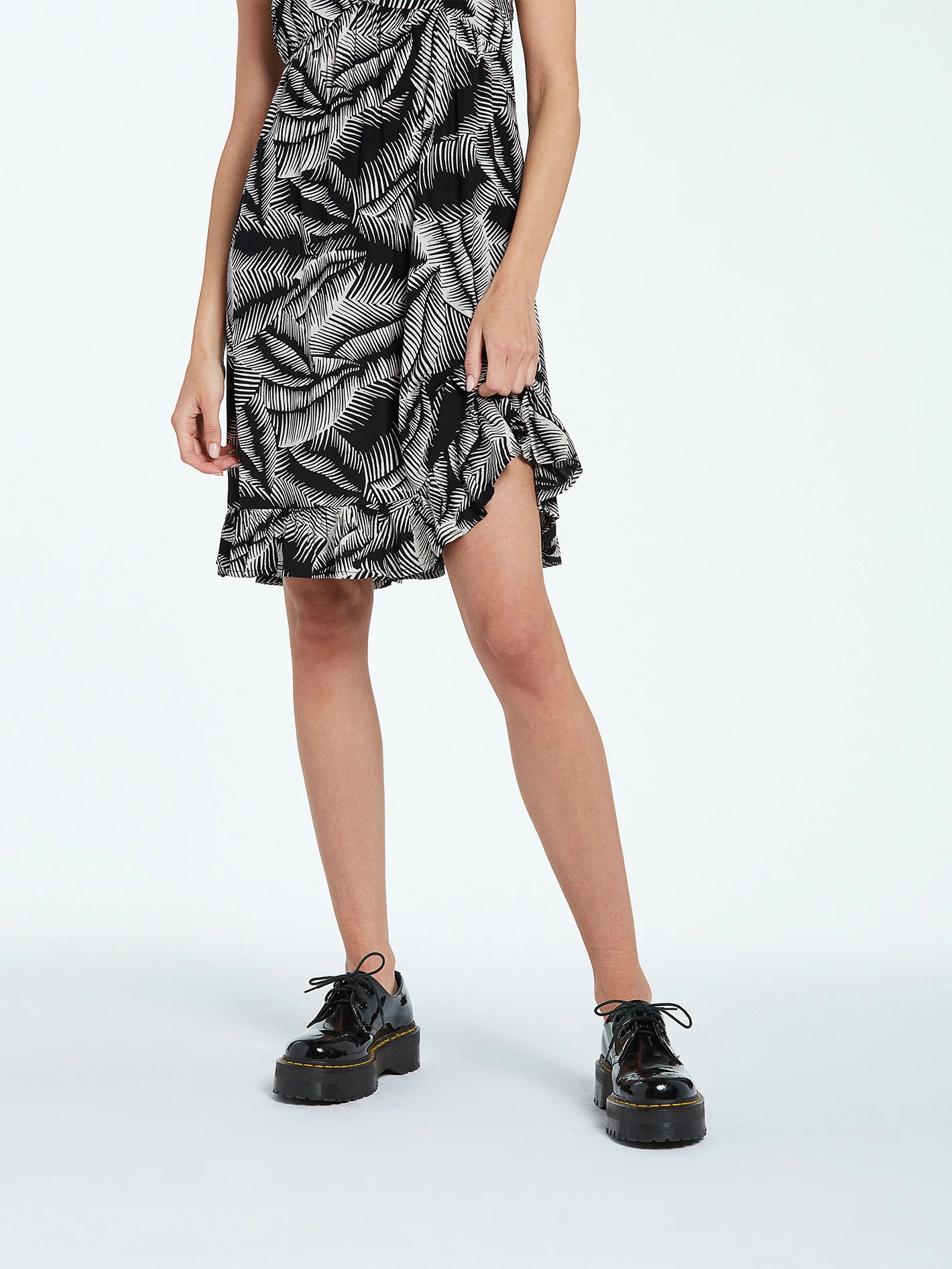 Stay Palm Dress - BLACK WHITE - Image 5
