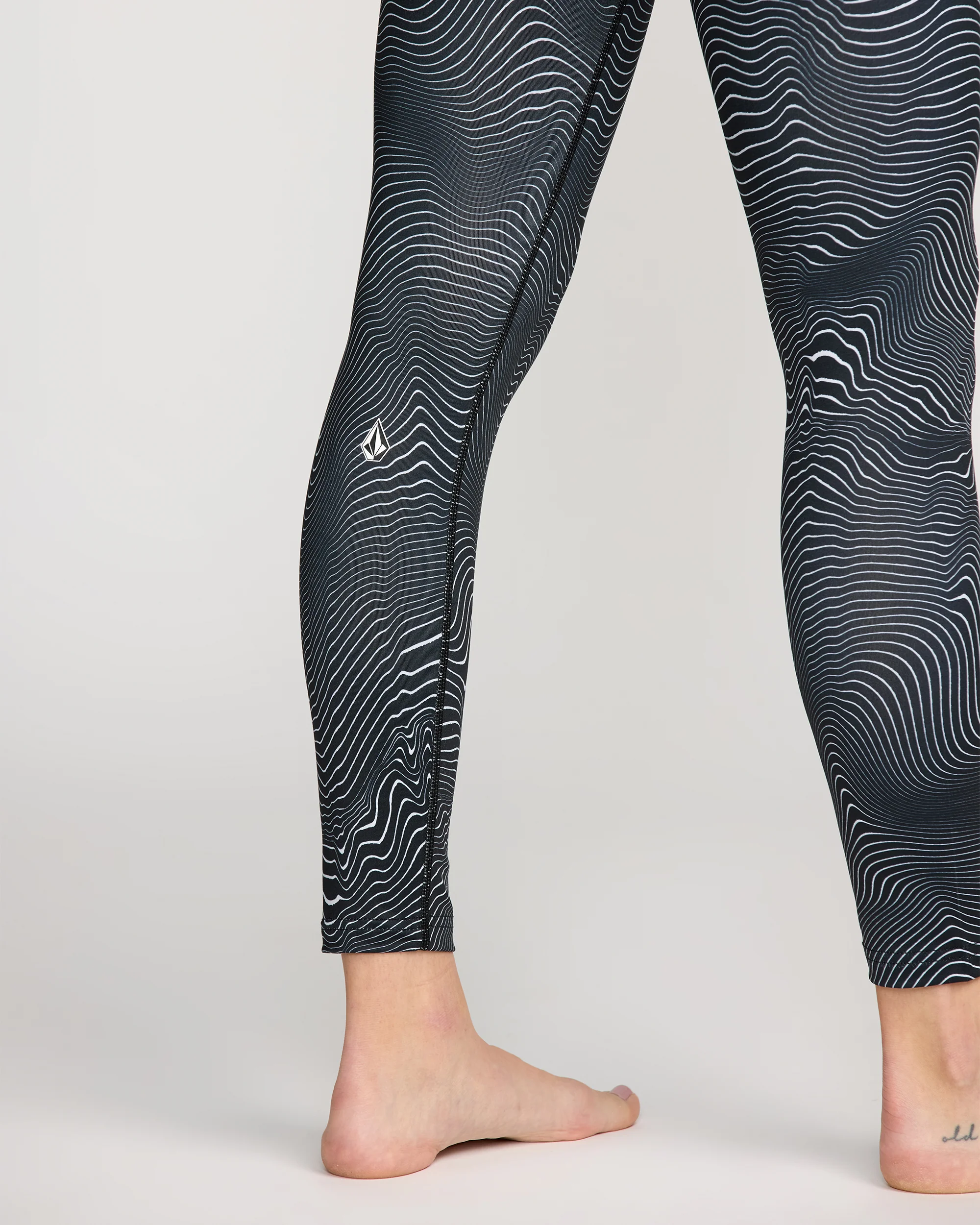 W V-Science Base Layer Legging - Black White - Image 3