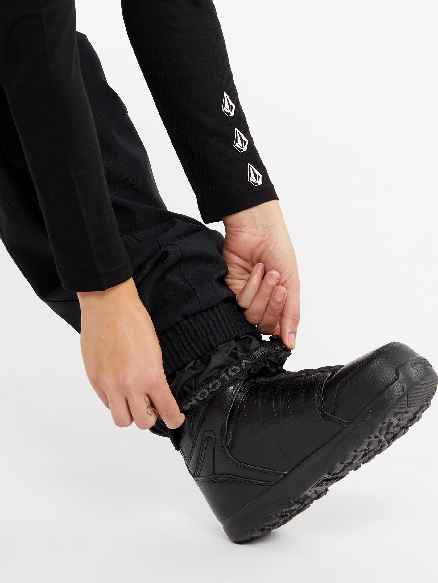 Wildling Trousers - BLACK - Image 10