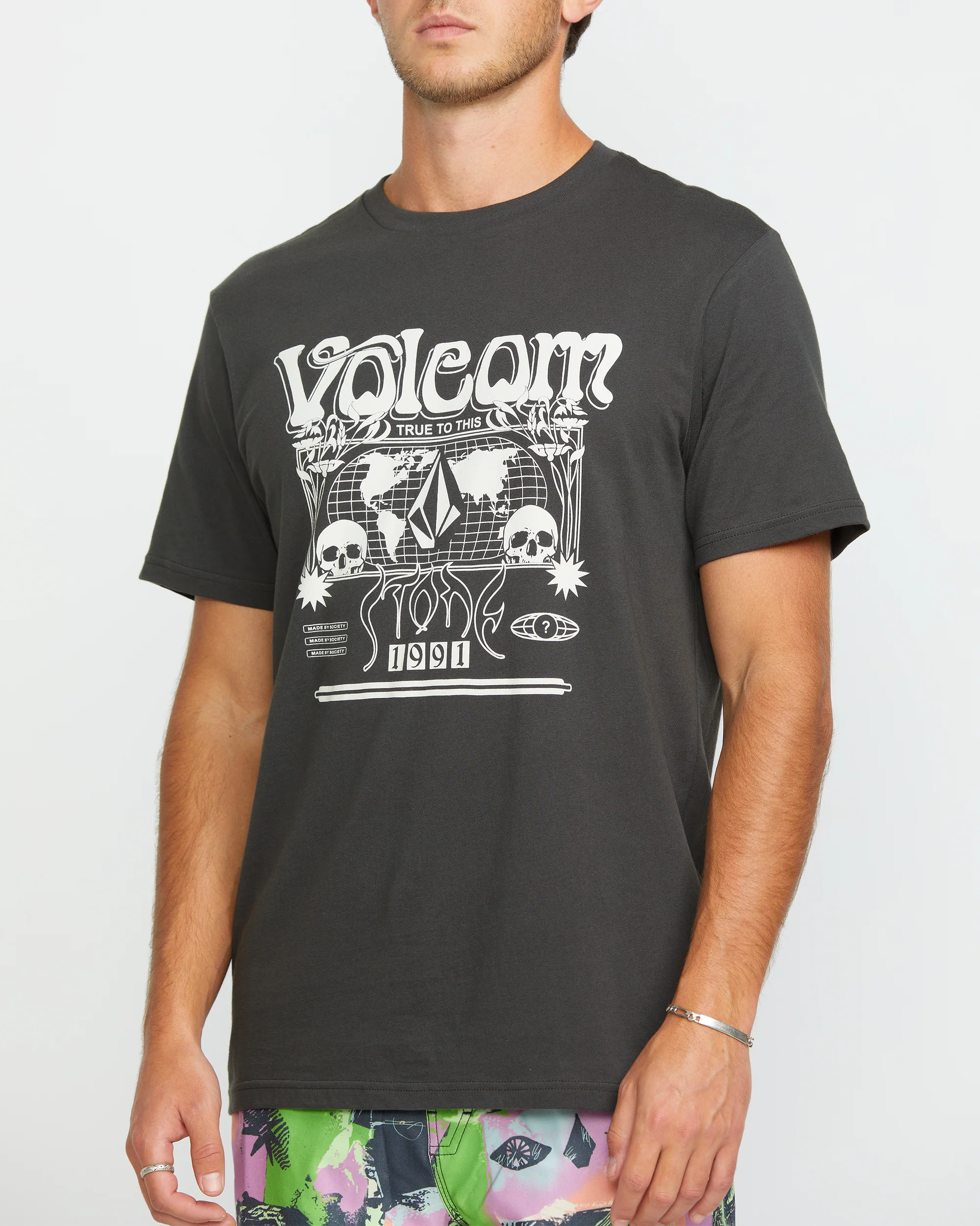 Worldly T-shirt - STEALTH - Image 3