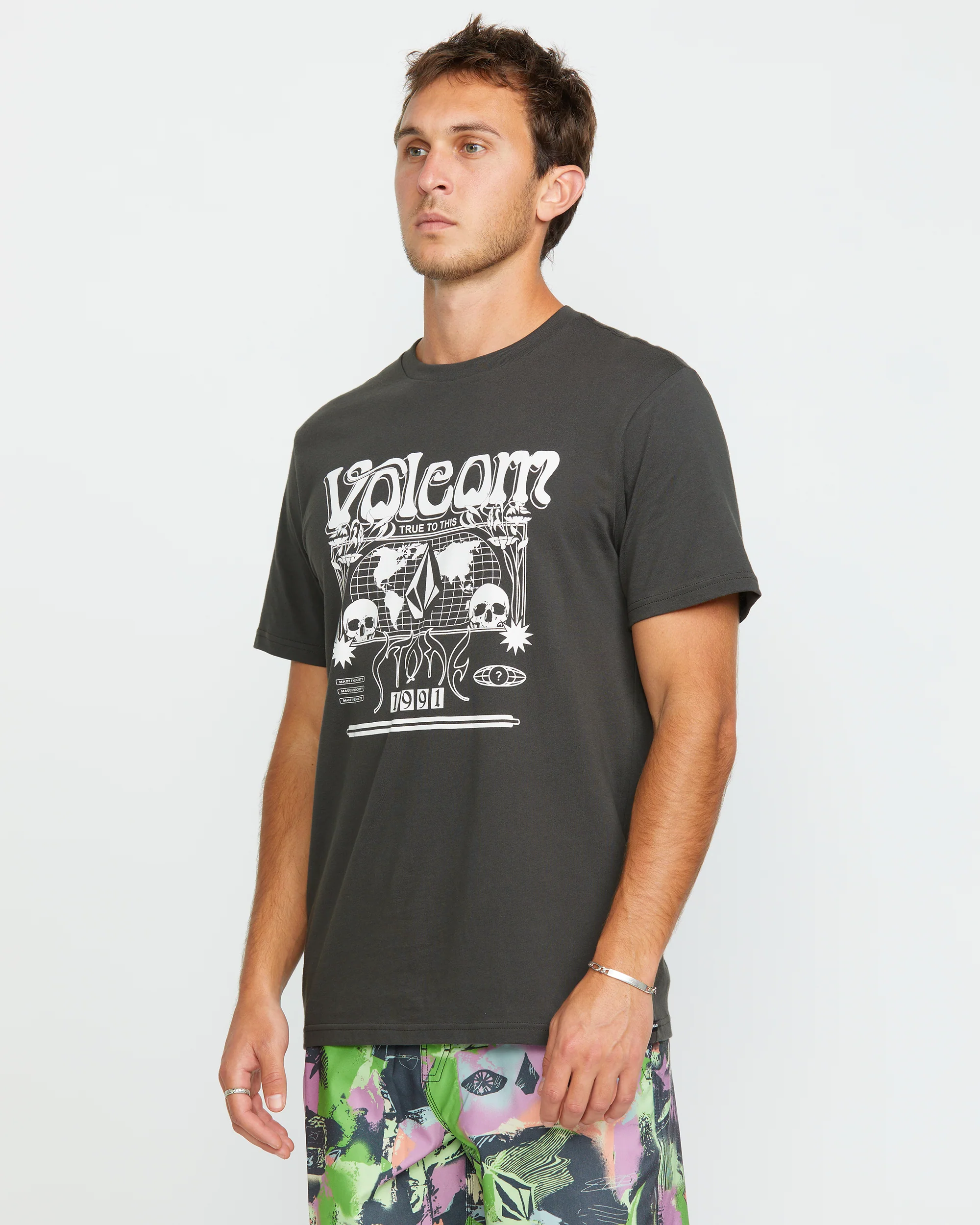 Worldly T-shirt - STEALTH - Image 4